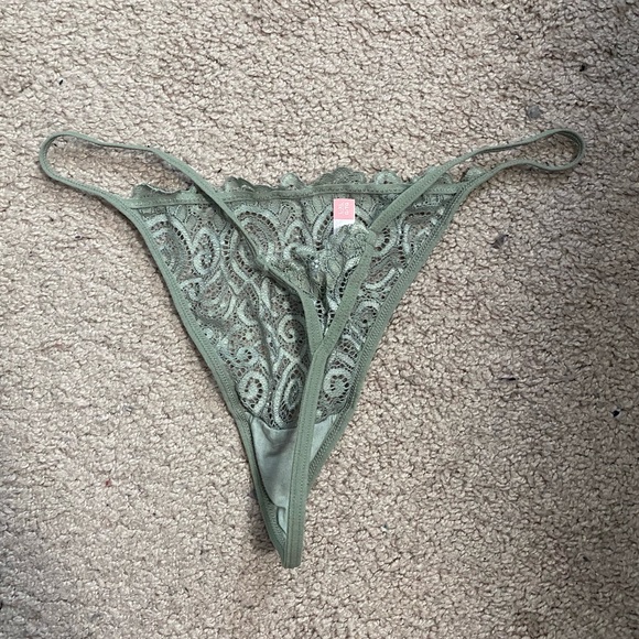 NWOT Bra and Pantie set - Picture 5 of 6